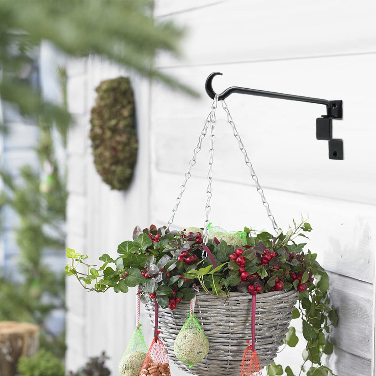 Greemov outdoor garden decor setup showing brackets in a yard or balcony.