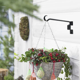 Greemov outdoor garden decor setup showing brackets in a yard or balcony.