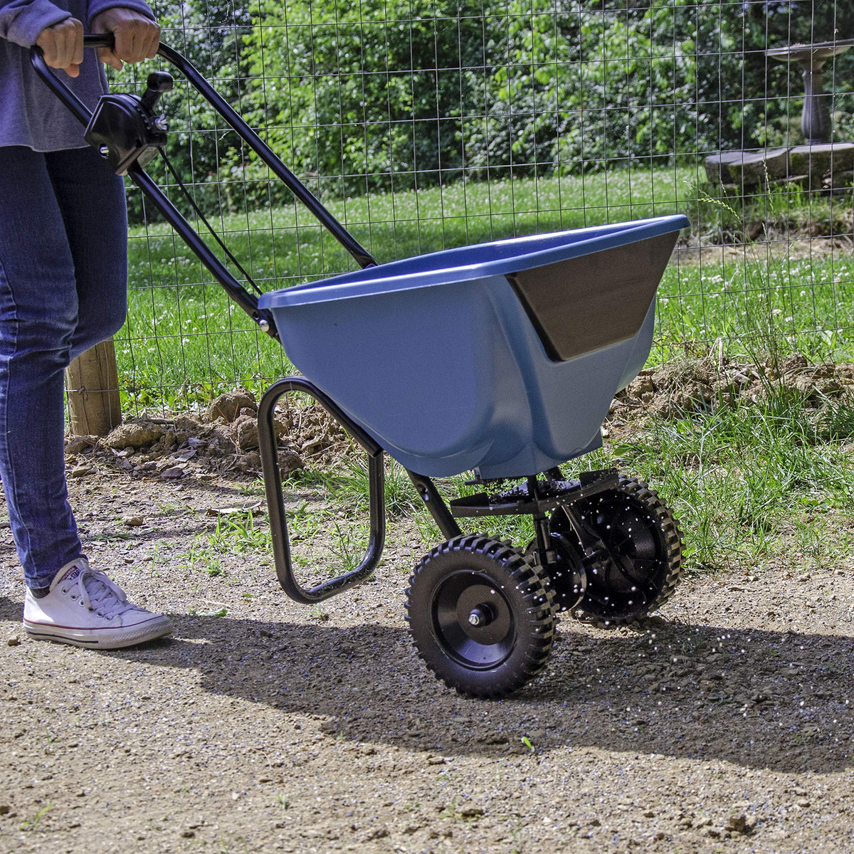 Covers up to 2,500 sq ft for larger new lawn areas with GreenView.