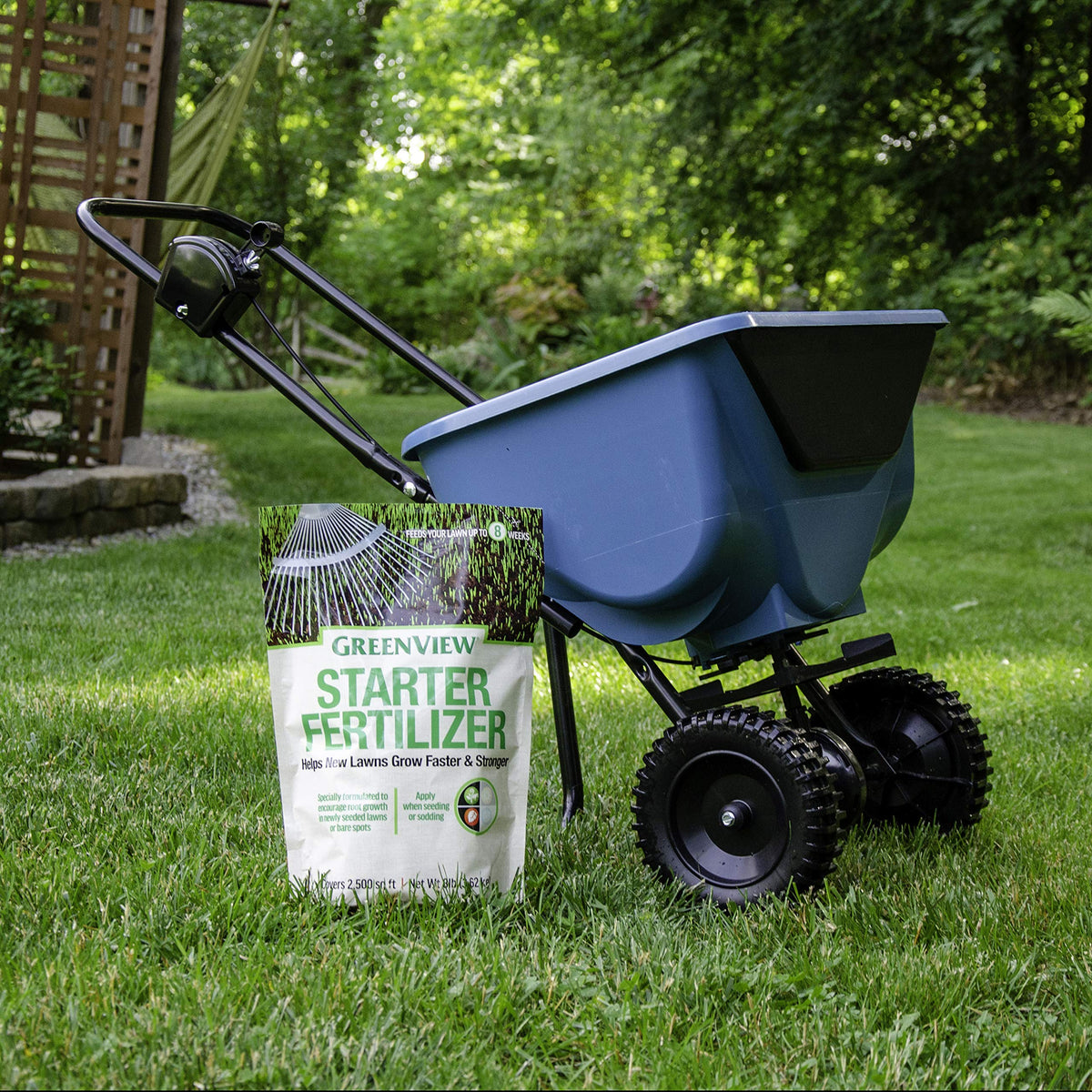 GreenView Starter Fertilizer promotes new lawn root growth and stability.