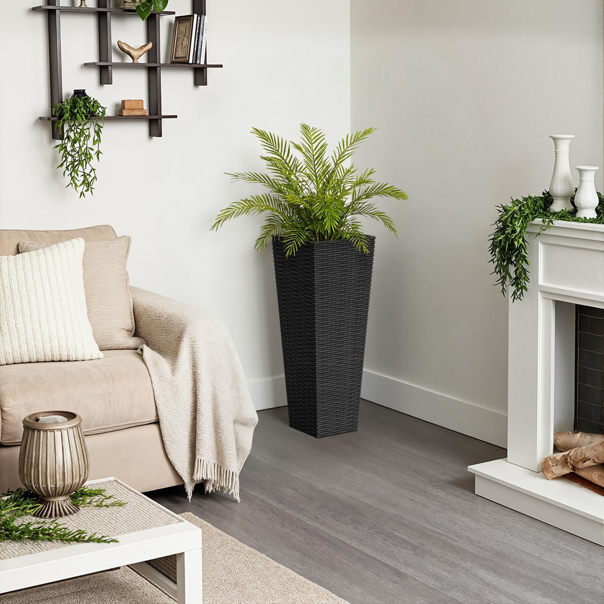 Greesum planter with drainage holes and leak-proof inner layer protects roots