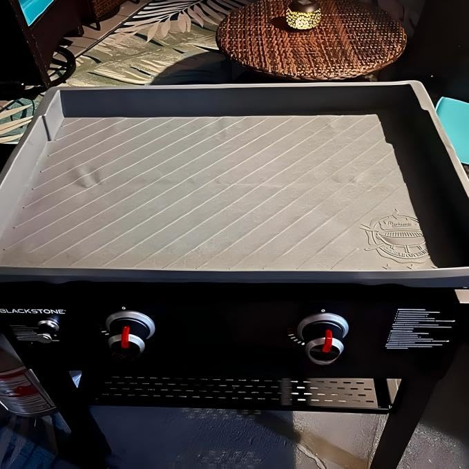 GRIDDLE COVER MAT uses 100% food-grade silicone for safe coverage.