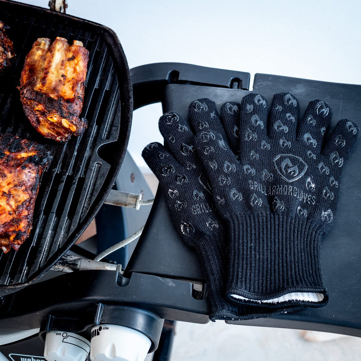 Grill Armor Gloves cotton-lined interior for all-day comfort.