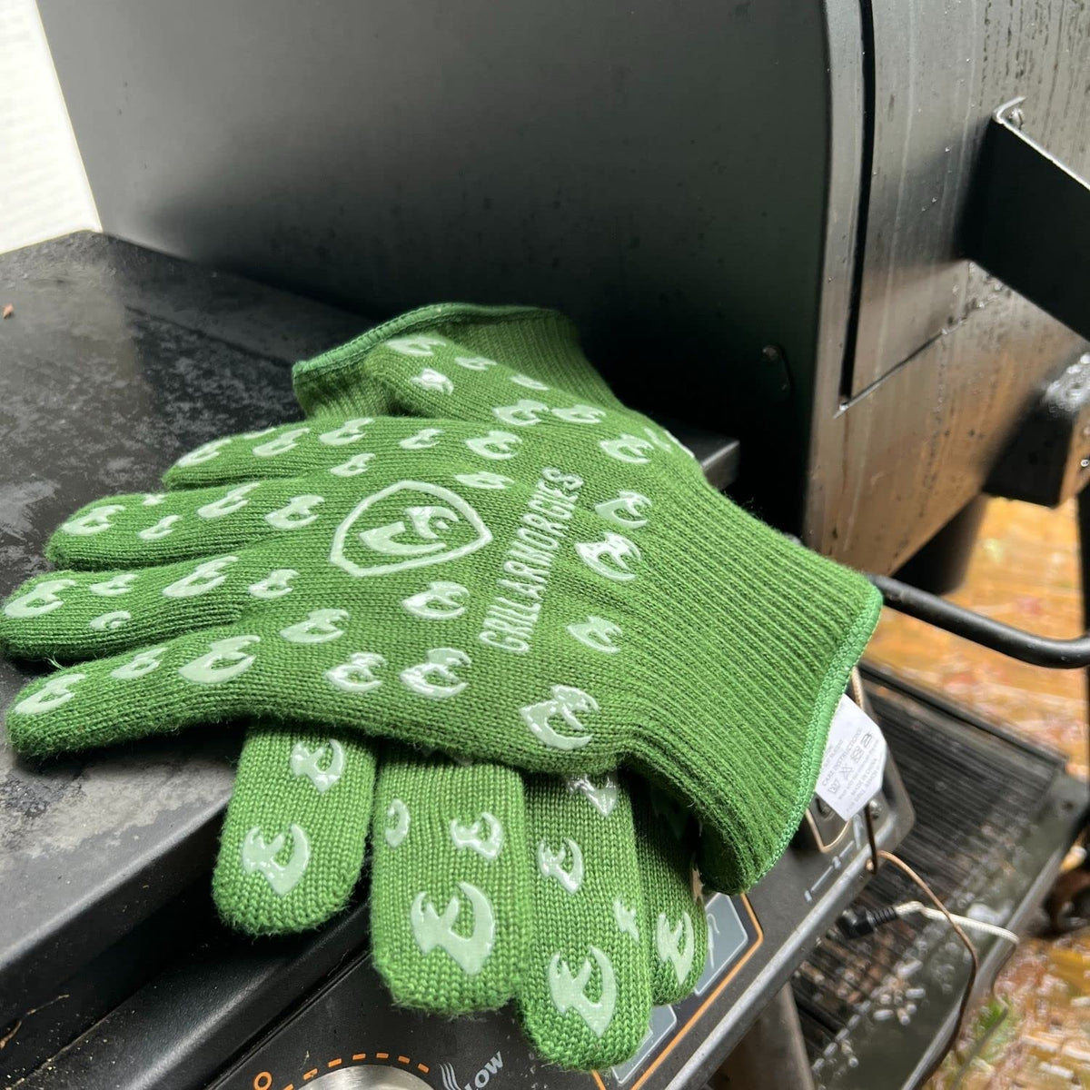 Grill Armor Gloves provide extended cuffs for extra coverage.