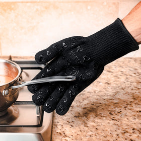 Grill Armor Gloves machine washable for easy cleanup.