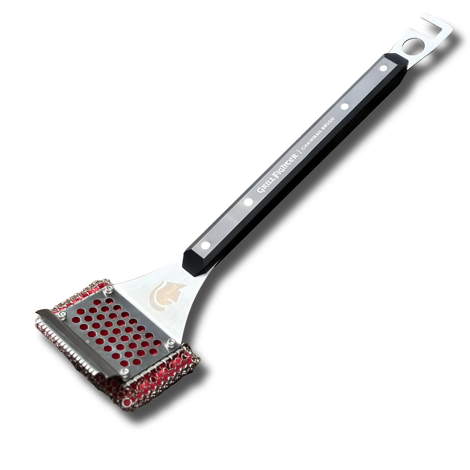 GrillFighter grill brush with SteelCloth chainmail cleans grates evenly during pre- and post-cook care
