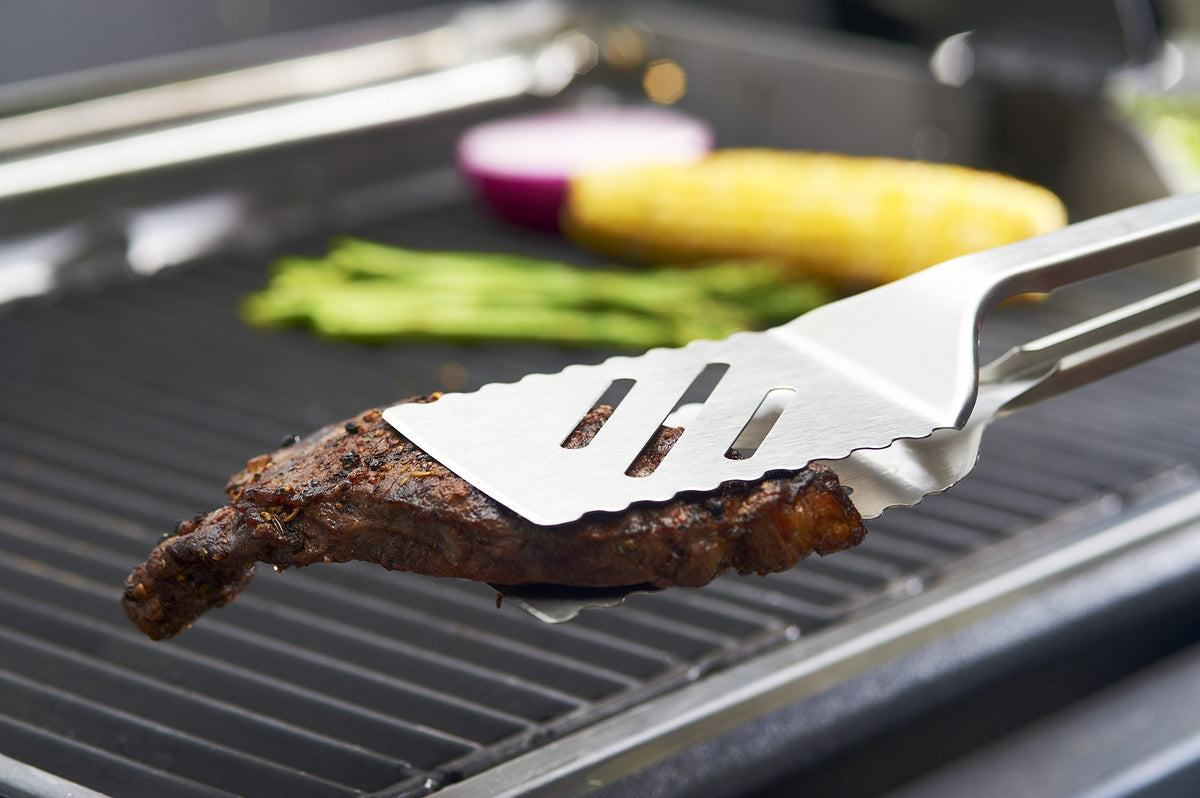 GrillPro 40240 manual lock keeps the tool compact for storage.