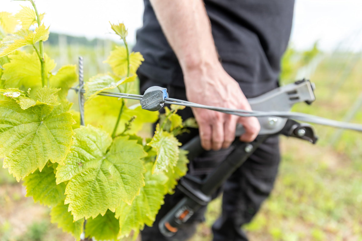 GRIPPLE medium joiner enables fast installs and reduces labor time.