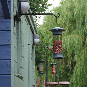 Gtongoko garden bracket enhances indoor and outdoor spaces with classic style