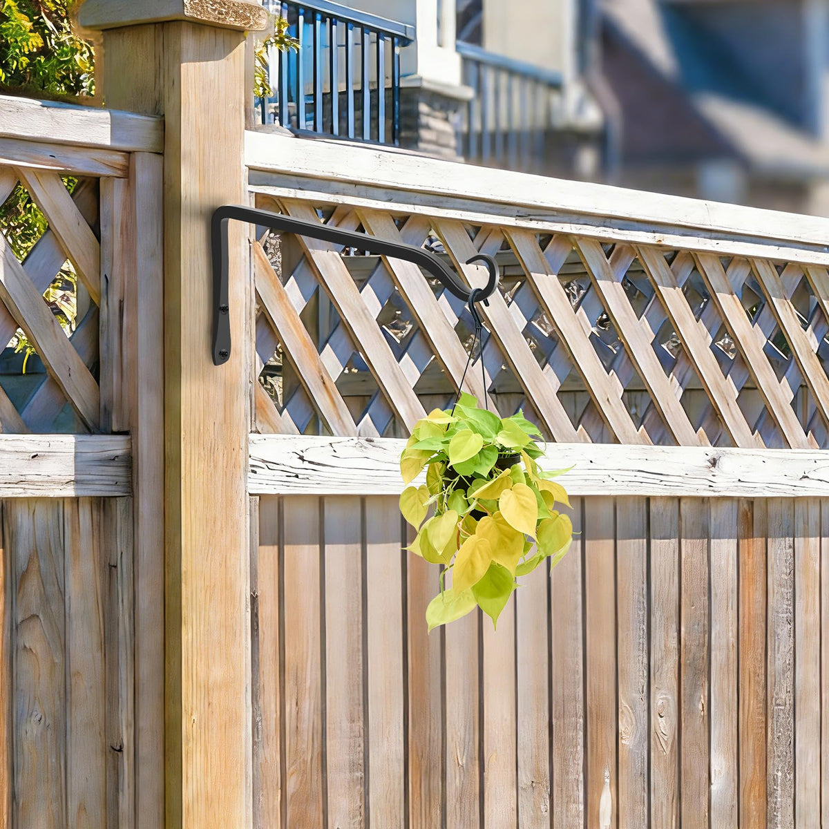 Gtongoko garden hook supports plants, lanterns, and bird feeders