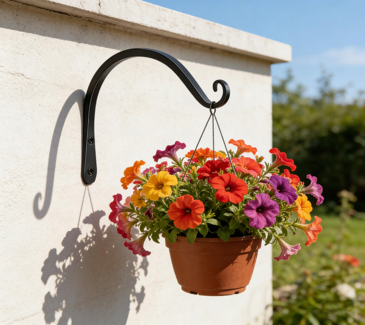 Gtongoko hook used for wind chime decoration outdoors
