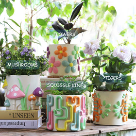 GUGUGO mushroom planter highlighting drainage hole and removable plug for watering control