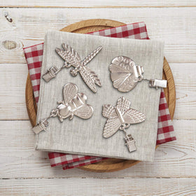 GWHOLE bee tablecloth weight clip adds charm while keeping fabric steady