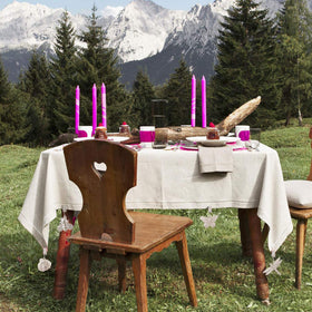 GWHOLE corner clip tablecloth weight helps hold corners firmly