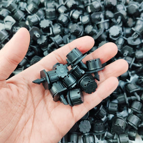 GXXMEI quarter-inch barb connection illustrates easy hose attachment and reliable water delivery.