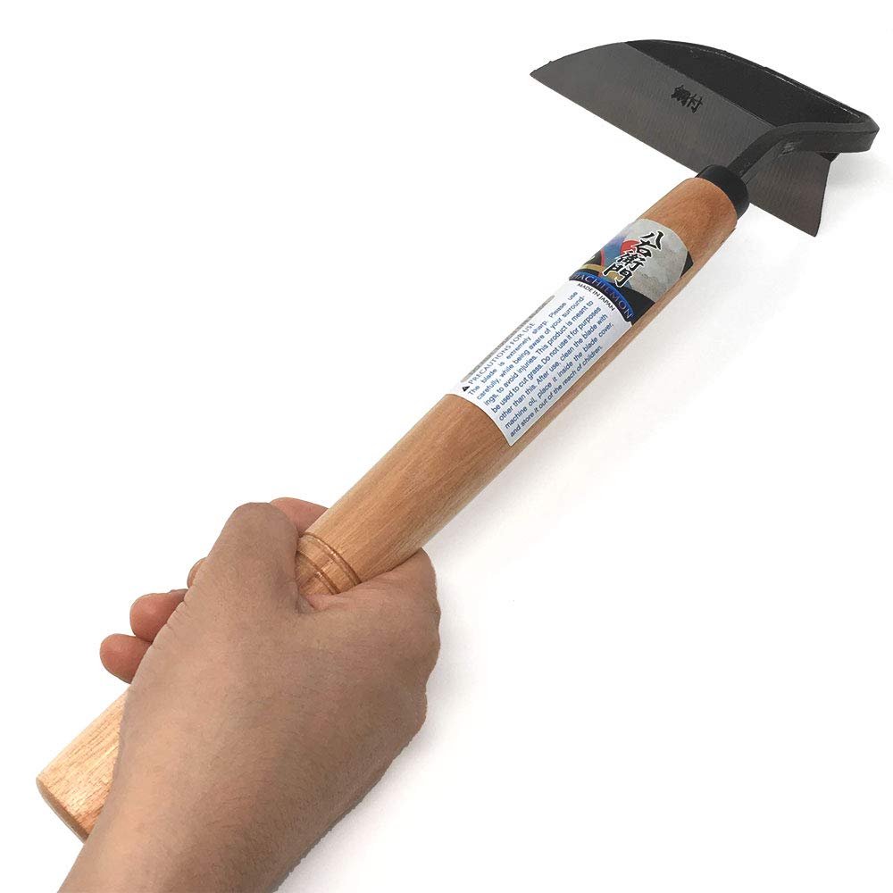 HACHIEMON Nejiri Gama wooden handle for comfortable grip and control.