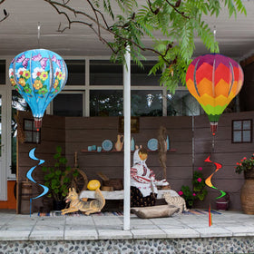 HADEEONG large outdoor spinner suitable for garden and yard use.