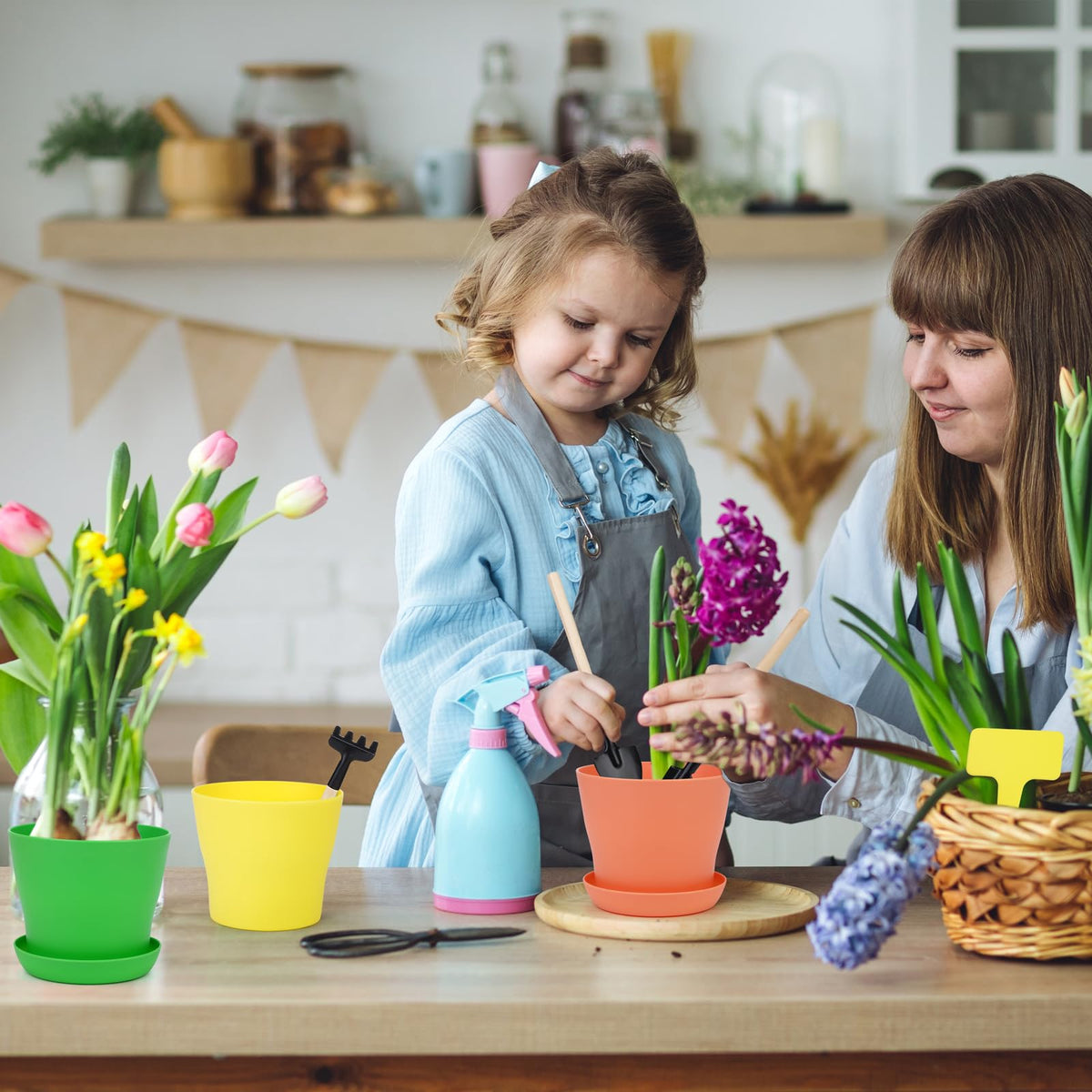 Hahood durable resin planters resist fading and last through seasons