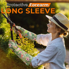 Elastic slip-on wrist closure keeps dirt out and fits snugly