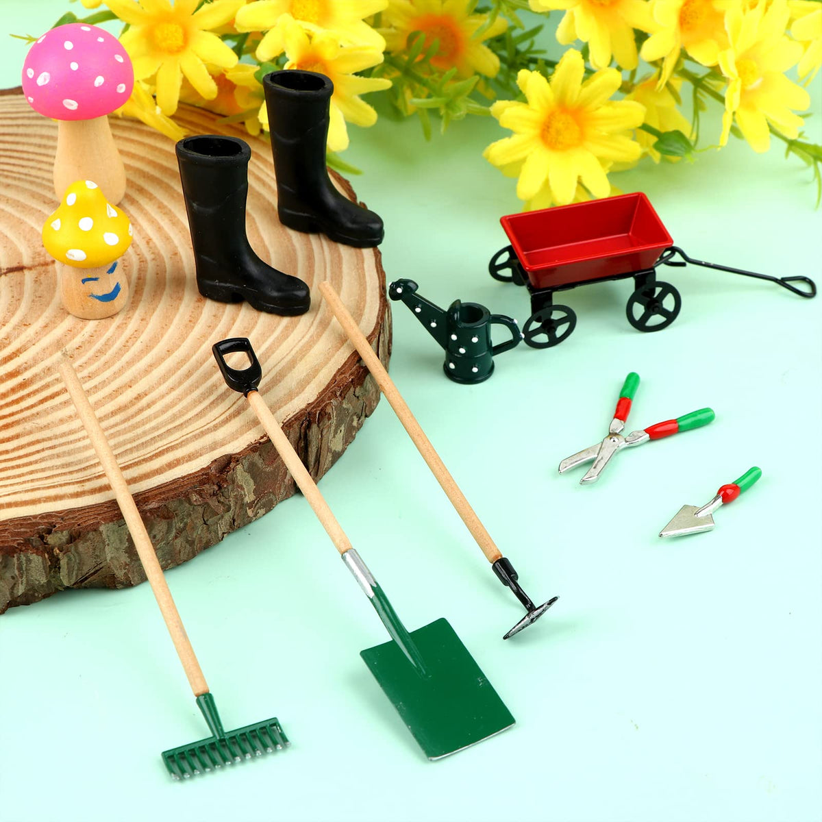 Haomian mini wagon as a charming prop in tiny displays
