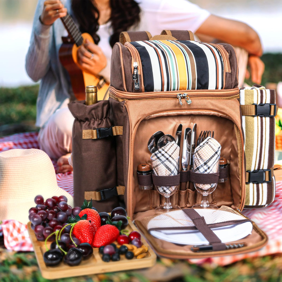 Hap Tim ergonomic back straps reduce fatigue during long picnics