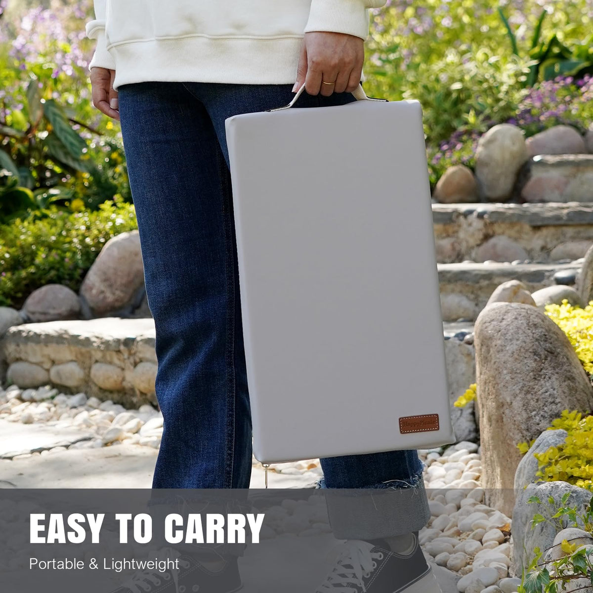 HappyPicnic lightweight kneeling pad easy to carry to tasks