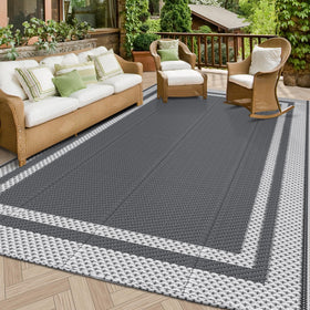 HappyTrends outdoor rug reversible 5x8 in white and gray, ideal for versatile patios.