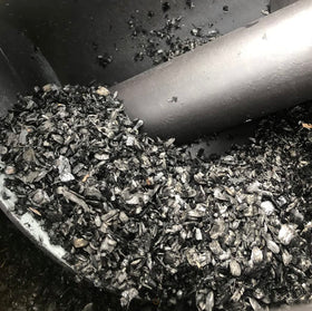 HARRIS Horticultural Charcoal in potting soil mix boosts drainage and nutrient retention.