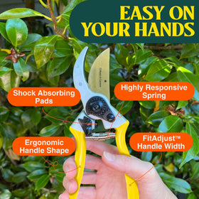 Haus & Garten ClassicPRO pruning action demonstrates clean cuts on stems.