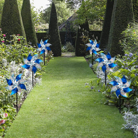 Hausse pinwheels reflect light to attract attention and deter birds