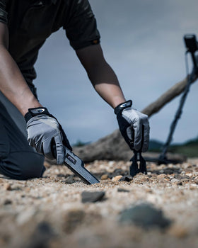 Hazlewolke pinpointer durable ABS build for rugged environments.