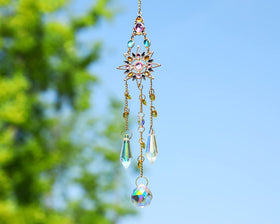 H&D HYALINE & DORA sun catcher decorates car windows with prisms.