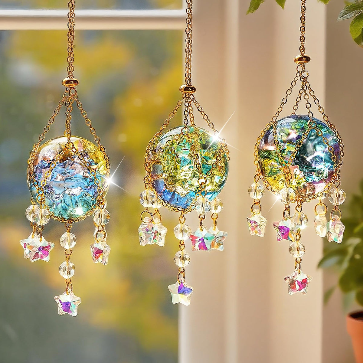 H&D Hyaline & Dora ice cracked ball 40mm catches sunlight to brighten meditation corners.