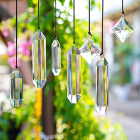 HDCRYSTALGIFTS easy-hang design includes string and hook for quick setup.
