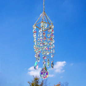 HDCRYSTALGIFTS wind chime style design brings outdoor ambience.