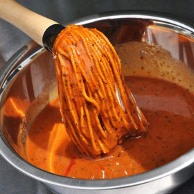 Easy head-change feature on Hedume BBQ mop
