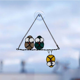 HEDYANER hand-cut glass owls suncatcher with rippled textures adds depth.