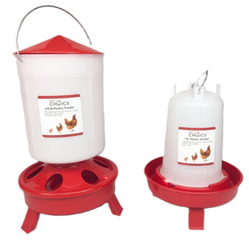 Hen's Choice chick feeder and waterer set keeps chicks fed and hydrated with a tidy design.