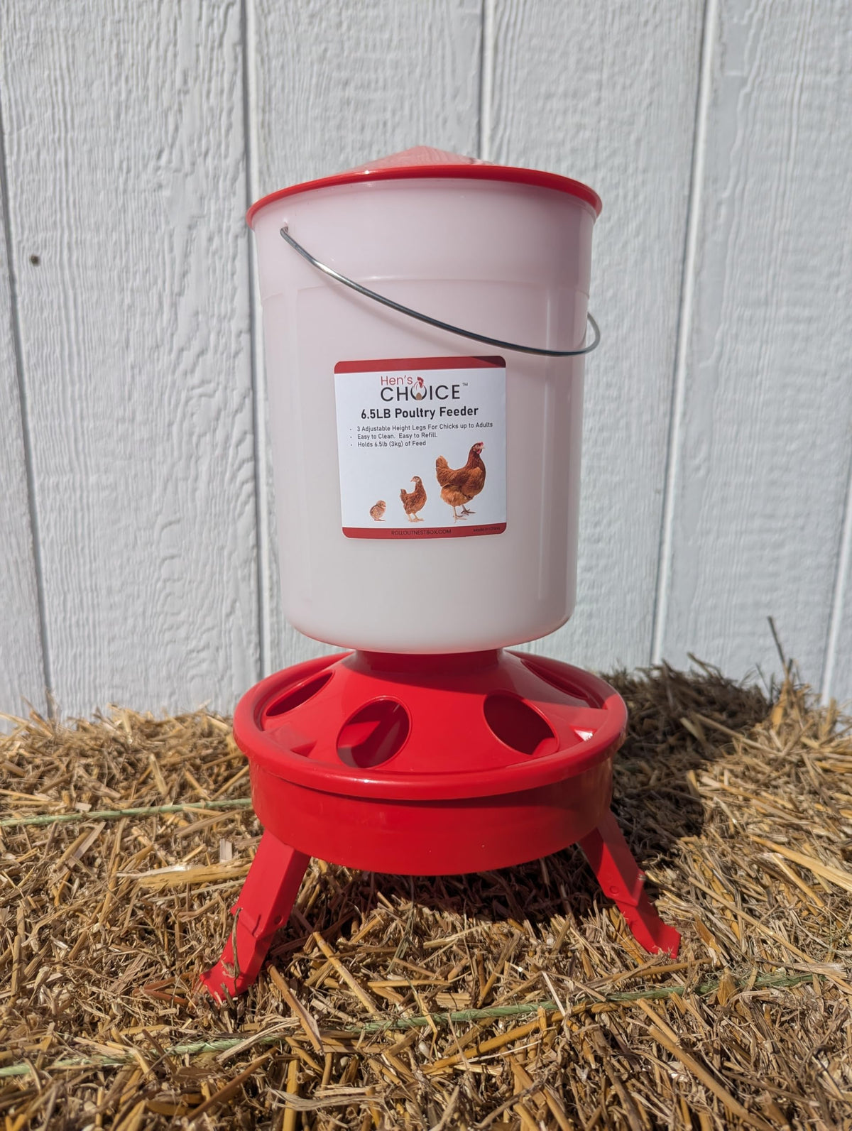 Hen's Choice no-mess feeder holes reduce waste and spills during meals.