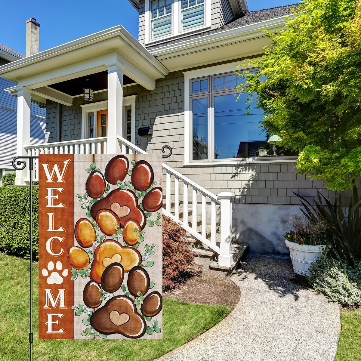 Heyfibro Welcome Flag features cat paw with heart detail for inviting guests