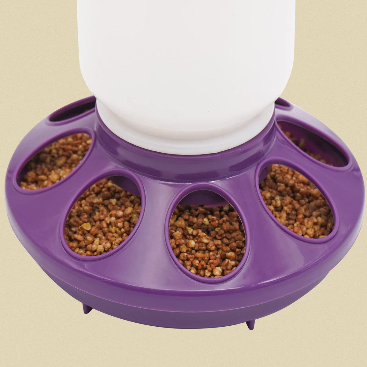 HHNIULI 2-in-1 feeder-waterer, close-up, BPA-free plastic for durability.