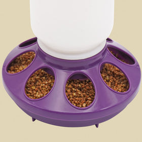 HHNIULI 2-in-1 feeder-waterer, close-up, BPA-free plastic for durability.
