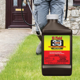 Hi-Yield 38 Plus Turf Termite spray-compatible setup enables easy outdoor coverage.