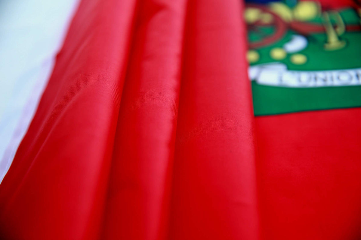 High Supply Haiti flag 3x5 double stitched edges enhance durability for regular handling.