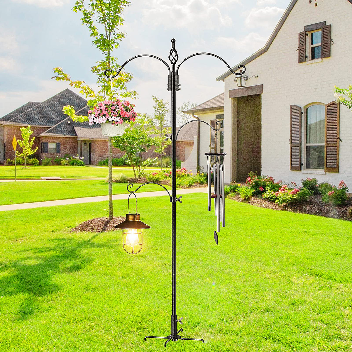 Highpro adjustable hooks along the pole enable versatile feeder placement.