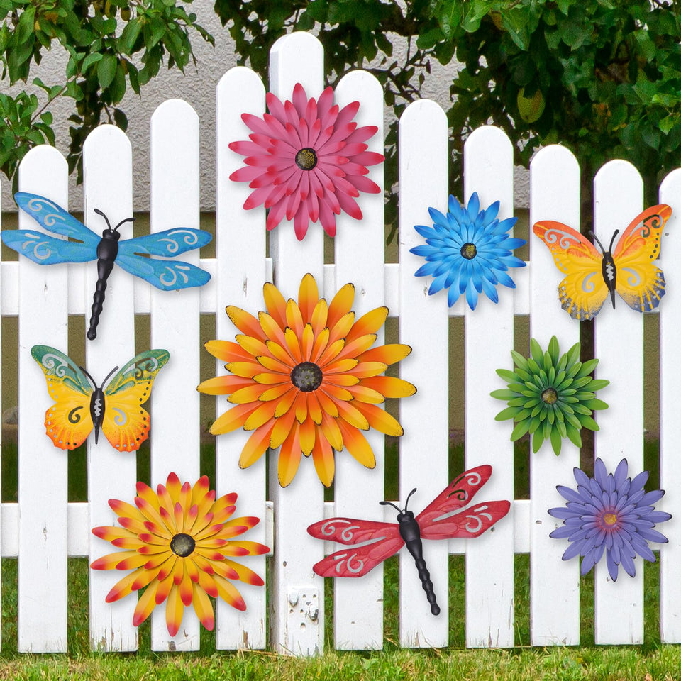 Hionfion daisy 3D metal wall art enhances outdoor walls with vivid color.