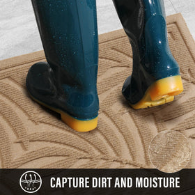 Close-up of HIYARD mat backing to prevent slipping