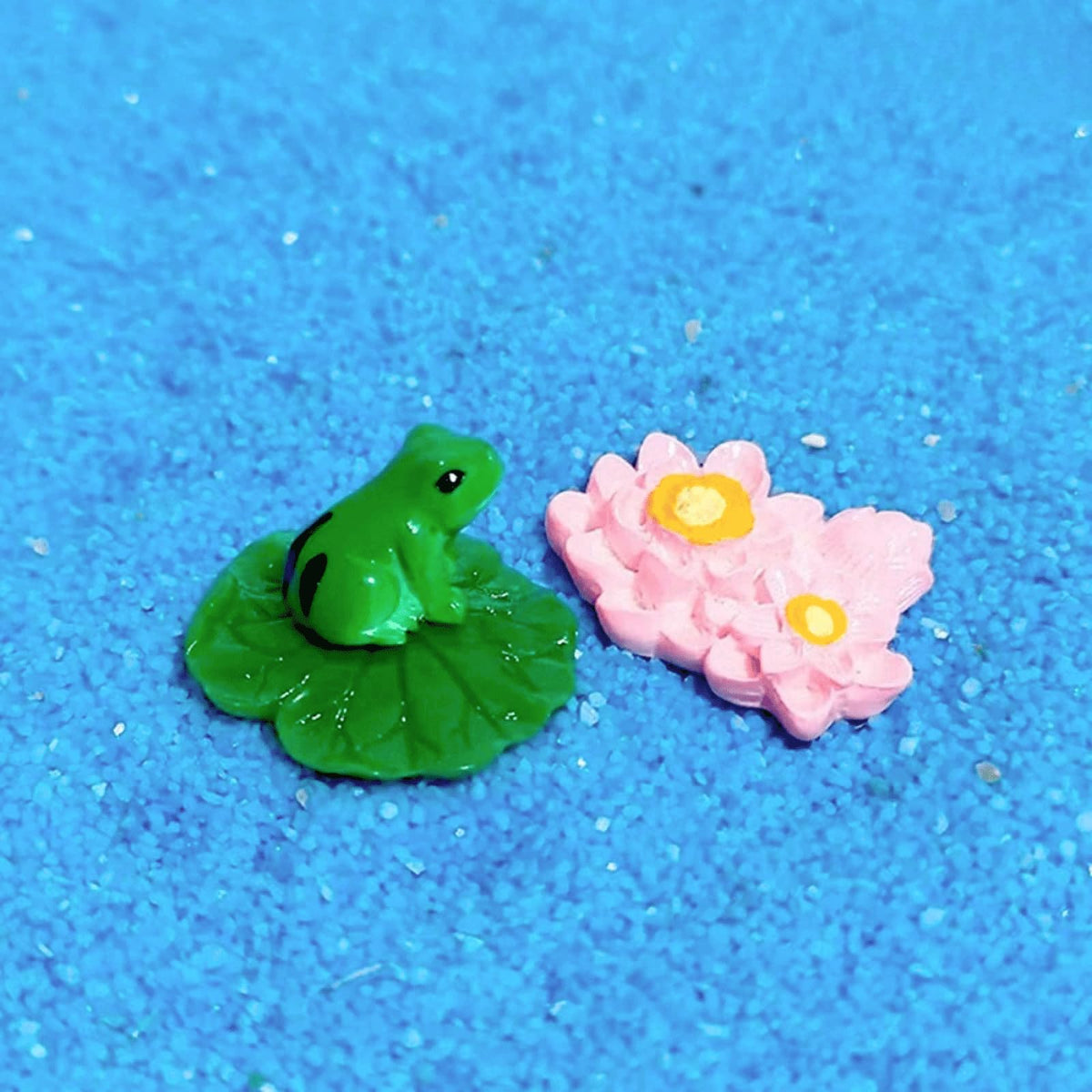 HIZEMLK lily pad and koi scene miniature creates tranquil pond vibes