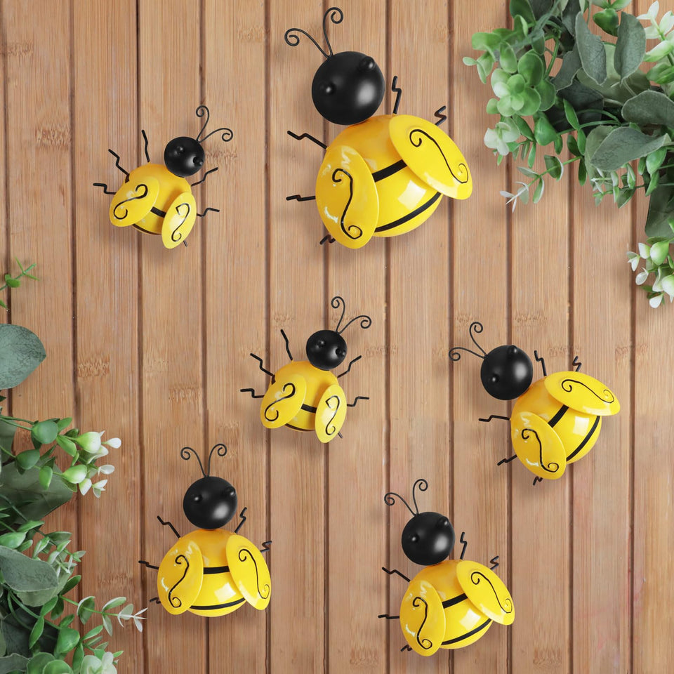 HKKDKTA Bumble Bee 3D wall art adds whimsy to the garden fence, weather-ready decor.
