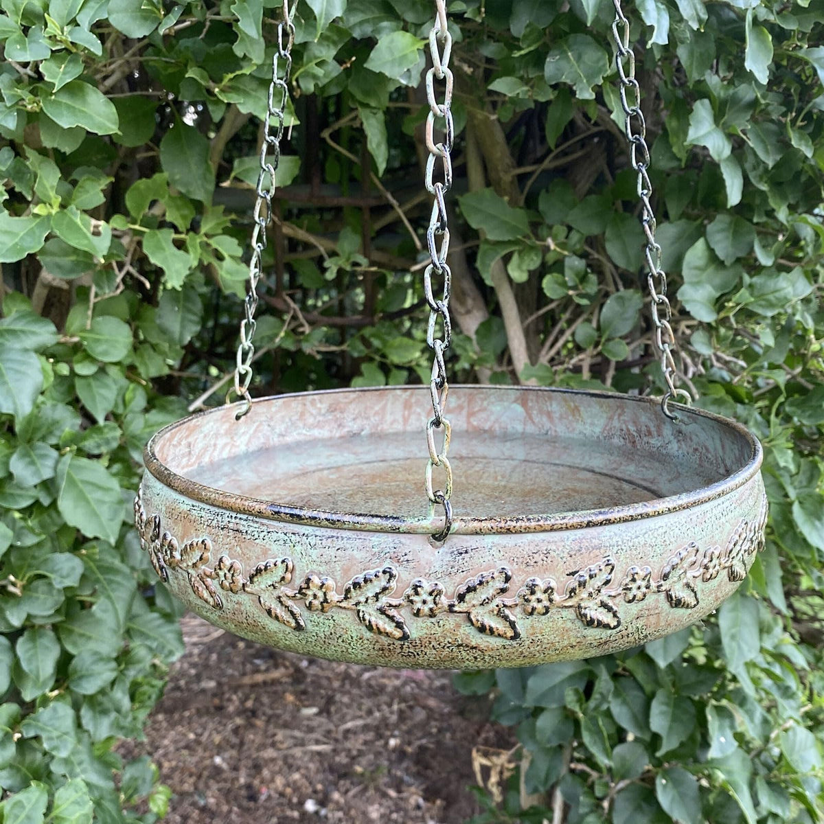 HLQMFHT bird bath measures 10 inches long, ideal for compact spaces
